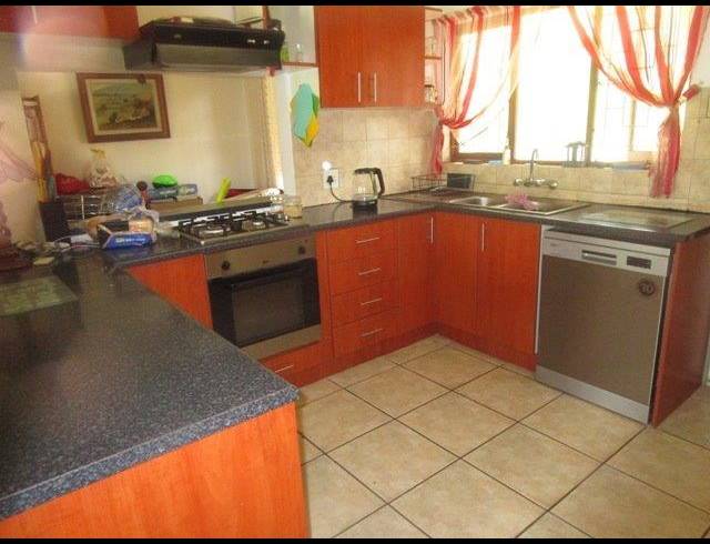 3 BEDROOM HOUSE SOLD IN MOSELEY PARK